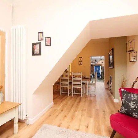 The River Walk House * יורק